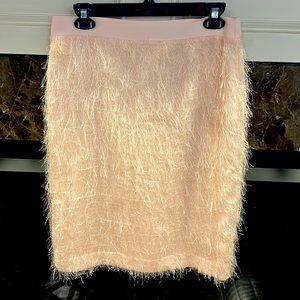 Blush pink fuzzy/ fringe pencil skirt Banana Republic P size 6 mint condition